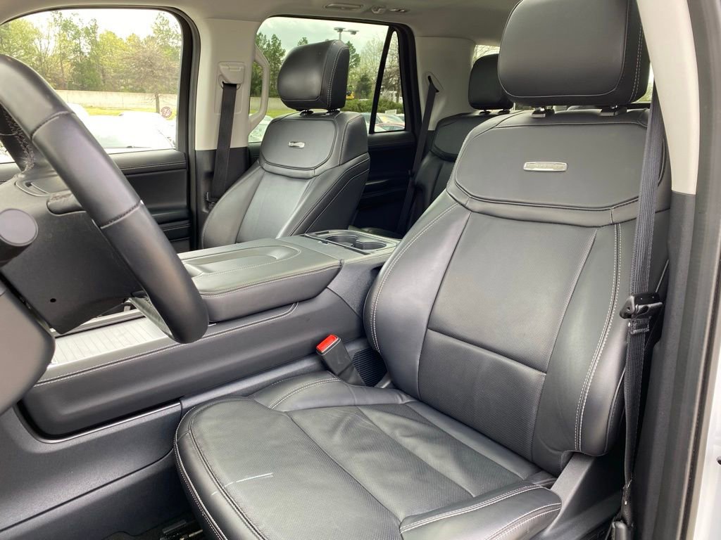 Used 2025 Ford Expedition Platinum AWD/4WD image 23