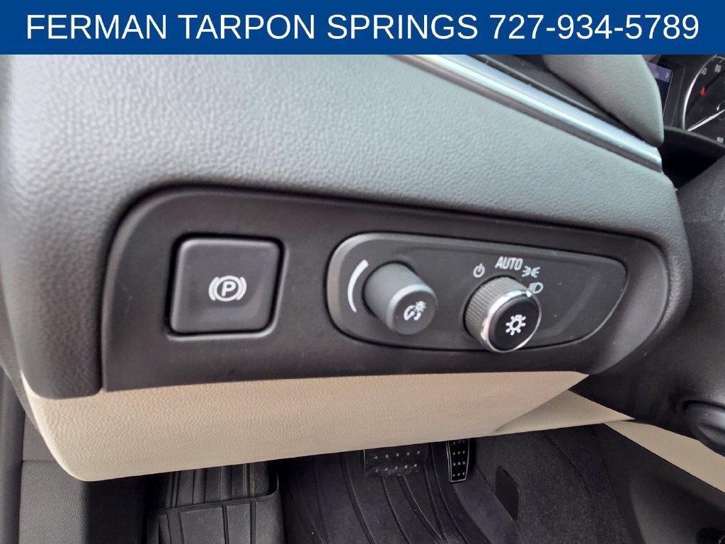 Used 2020 Buick Enclave Premium w/ Sun and Sites Package FWD image 17