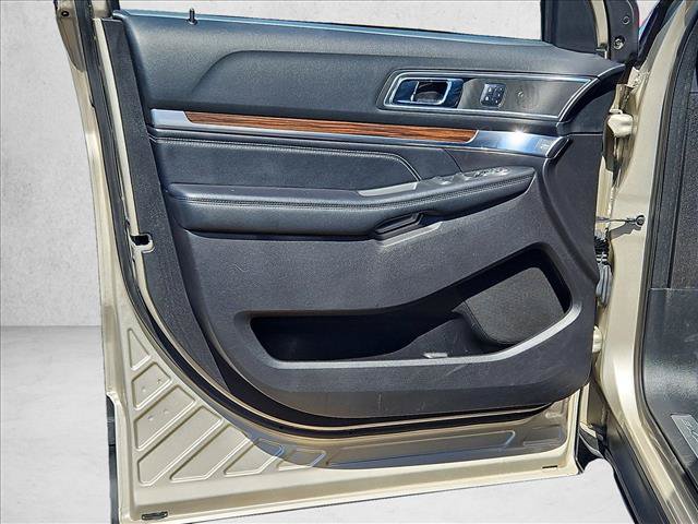 Used 2017 Ford Explorer Limited FWD image 10