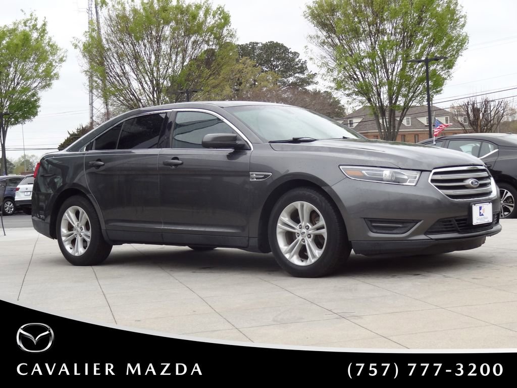 Used 2015 Ford Taurus SEL image 2