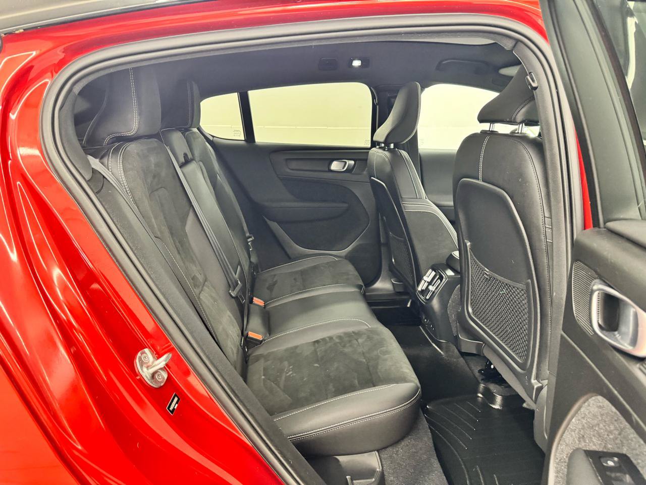 Used 2022 Volvo C40 P8 Recharge Ultimate AWD/4WD image 19