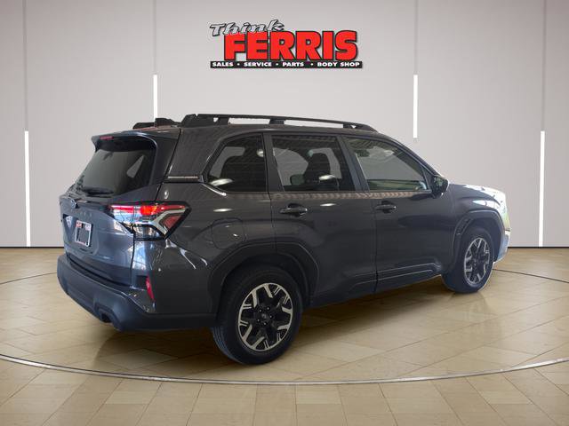 Used 2025 Subaru Forester Premium image 5