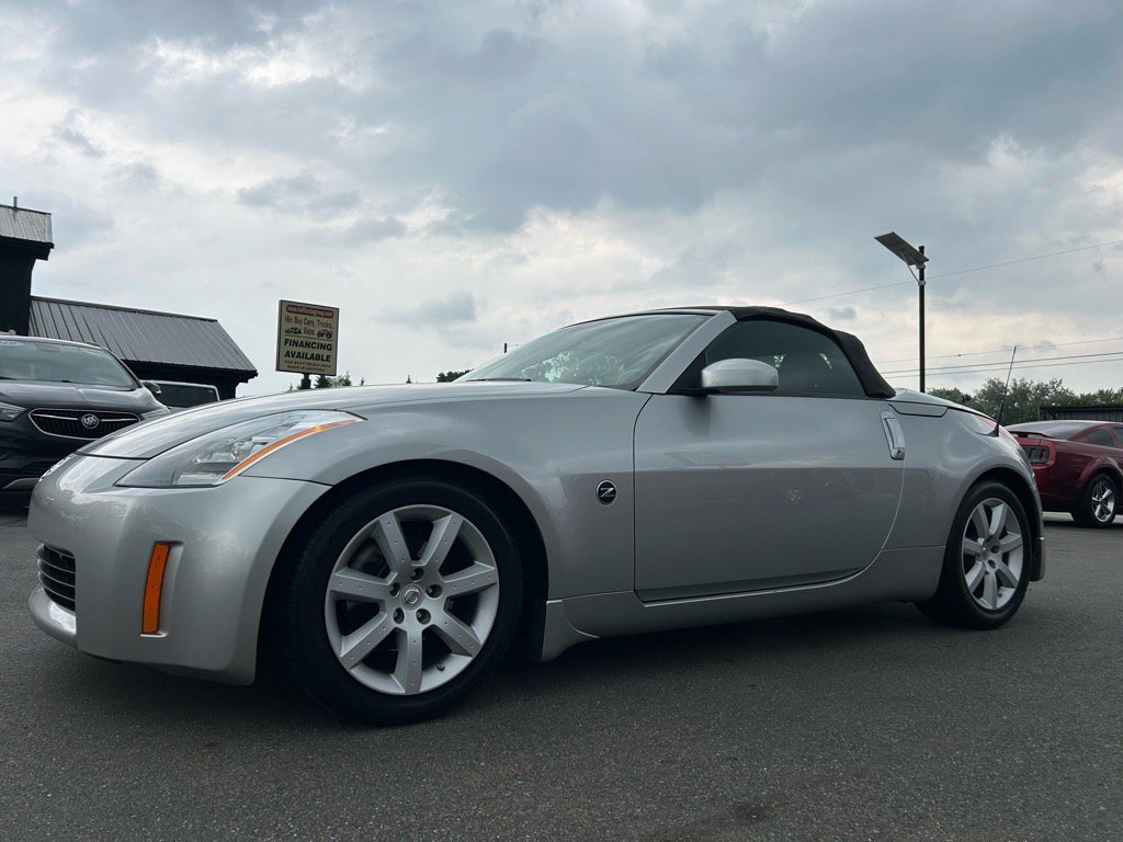 Used 2005 Nissan 350Z Touring image 17