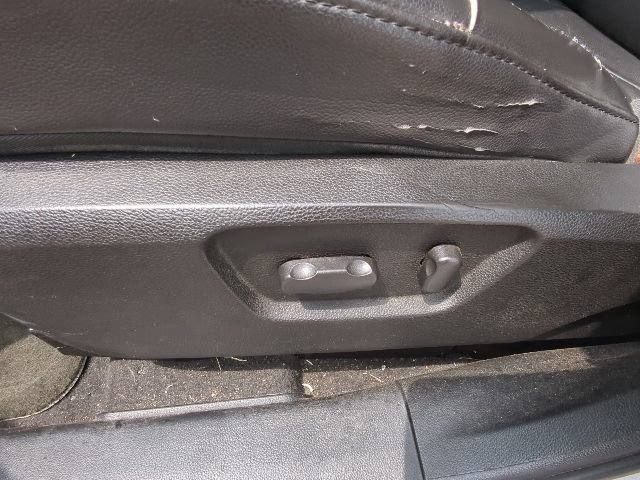 Used 2014 Chevrolet Captiva Sport LTZ FWD image 11