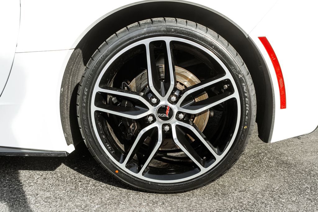 Used 2018 Chevrolet Corvette Stingray Convertible RWD image 29