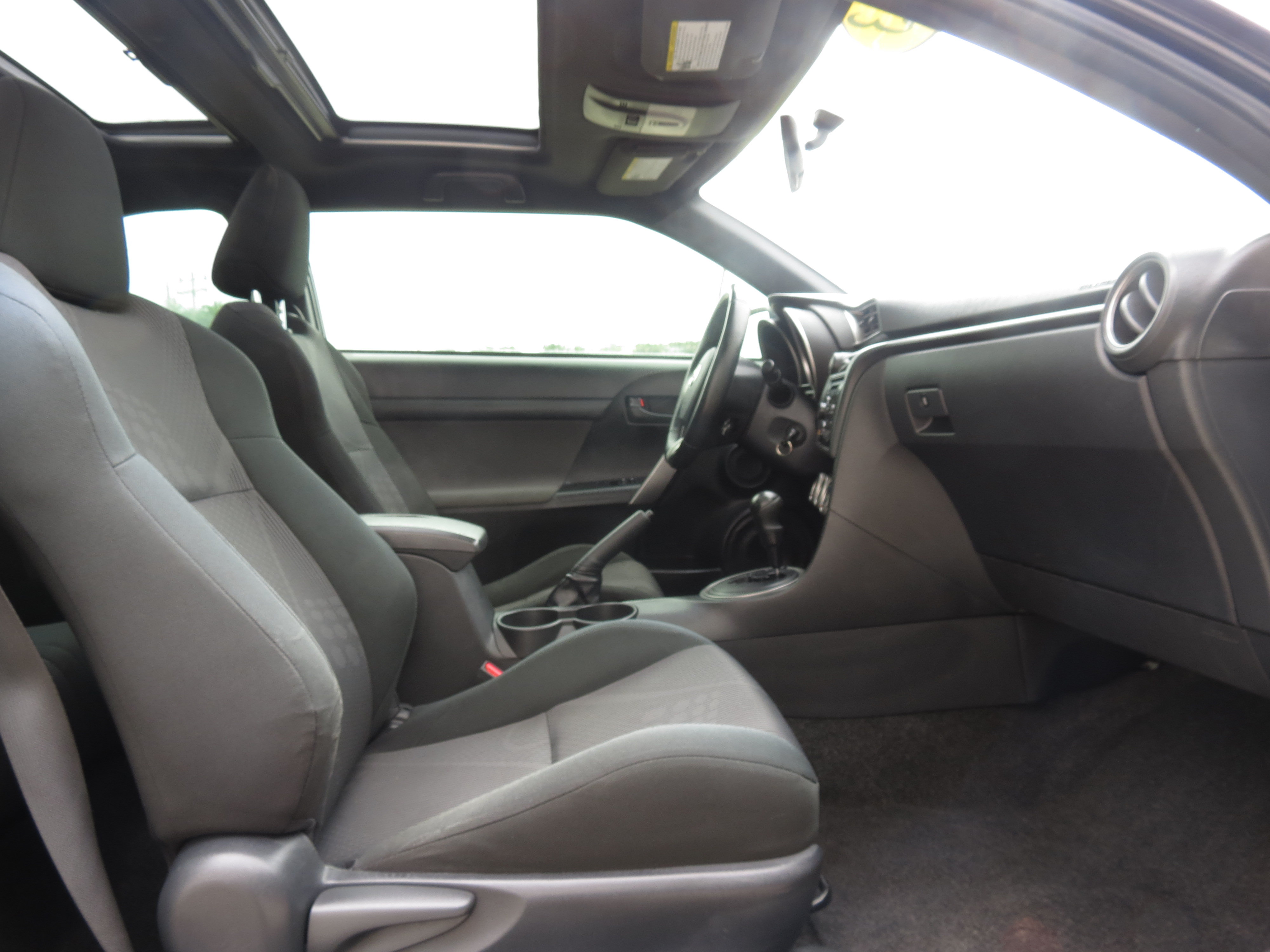 Used 2013 Scion tC FWD image 28