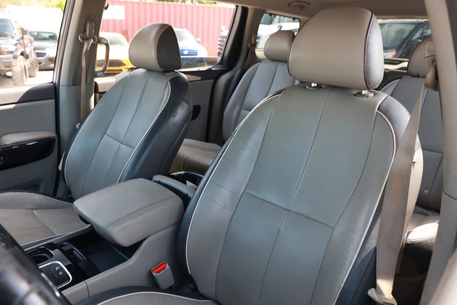 Used 2015 Kia Sedona EX image 12