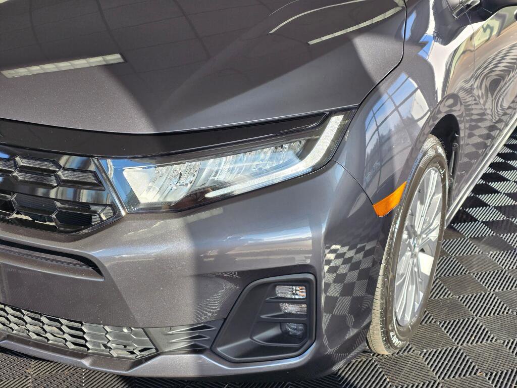 Used 2025 Honda Odyssey Touring image 11