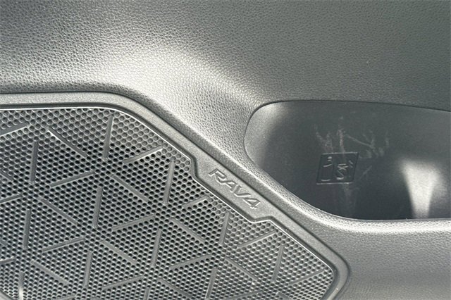 Used 2023 Toyota RAV4 LE image 23