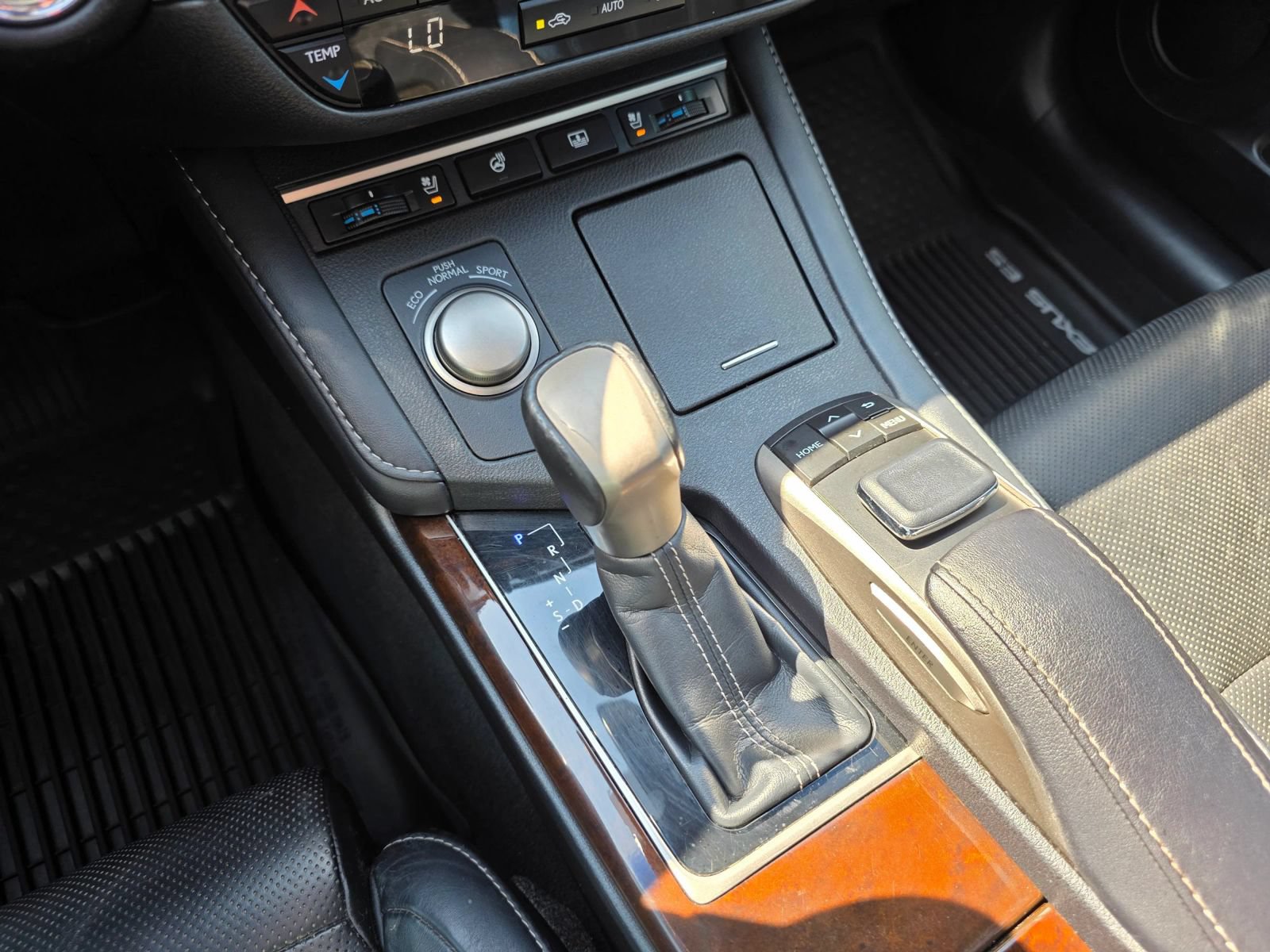 Used 2018 Lexus ES 350 w/ Ultra Luxury Package FWD image 17