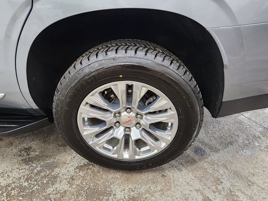 Used 2025 GMC Yukon Denali AWD/4WD image 40