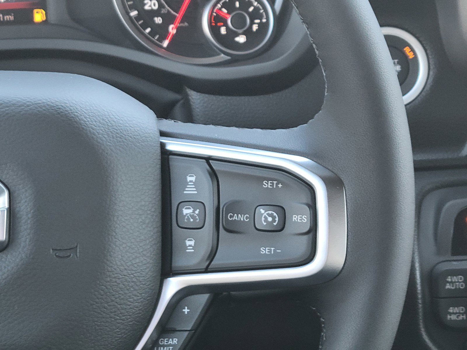 New 2025 RAM 1500 Big Horn AWD/4WD image 31