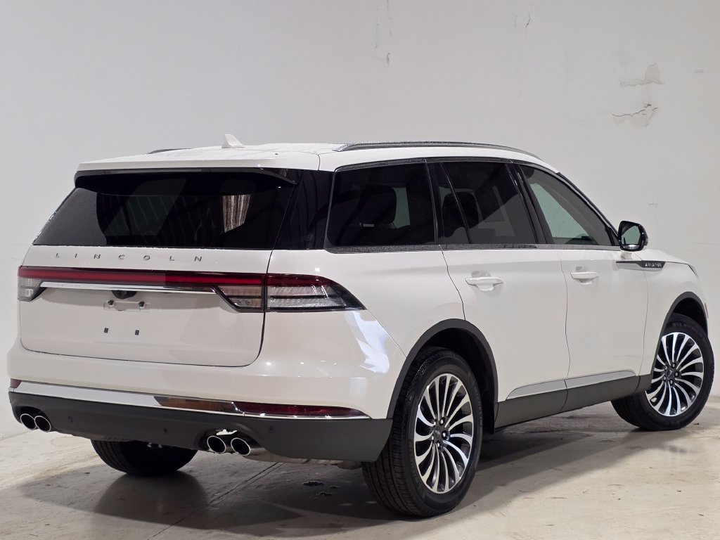 Used 2024 Lincoln Aviator AWD w/ Premium Package image 5