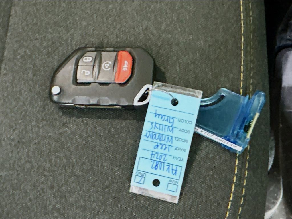 Used 2024 Jeep Wrangler Willys image 34