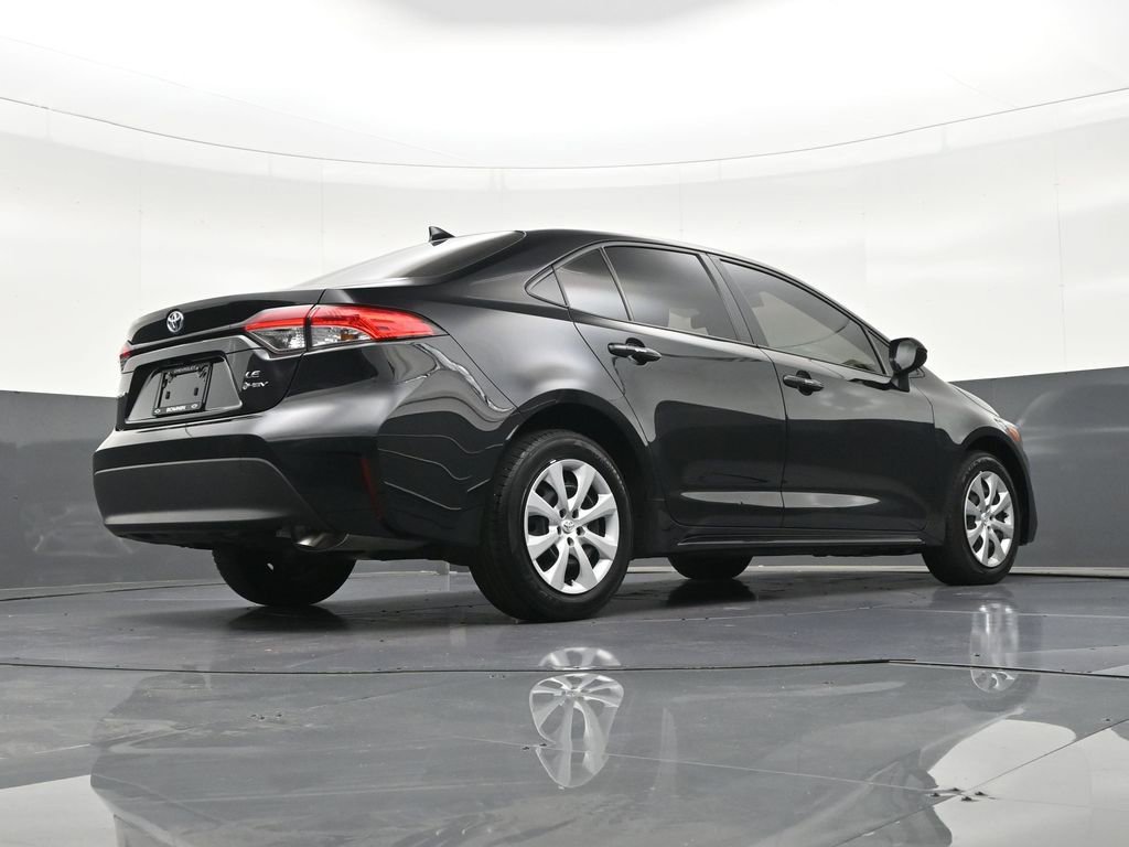 Used 2025 Toyota Corolla LE image 26