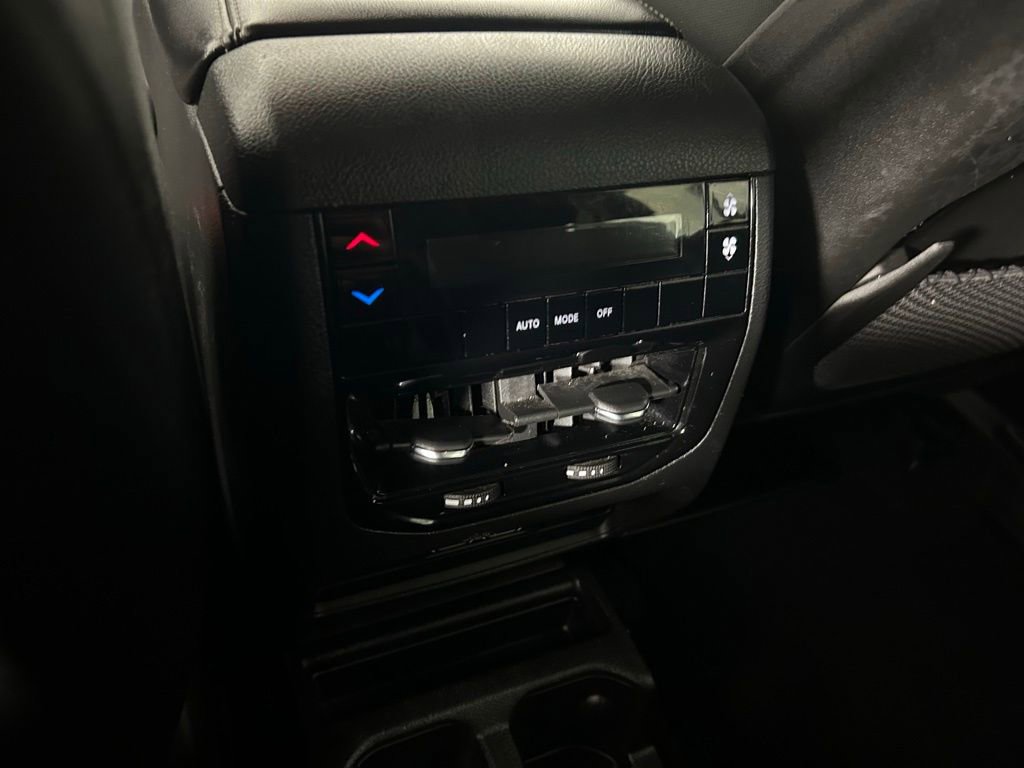 Used 2023 Jeep Grand Cherokee L Laredo AWD/4WD image 14