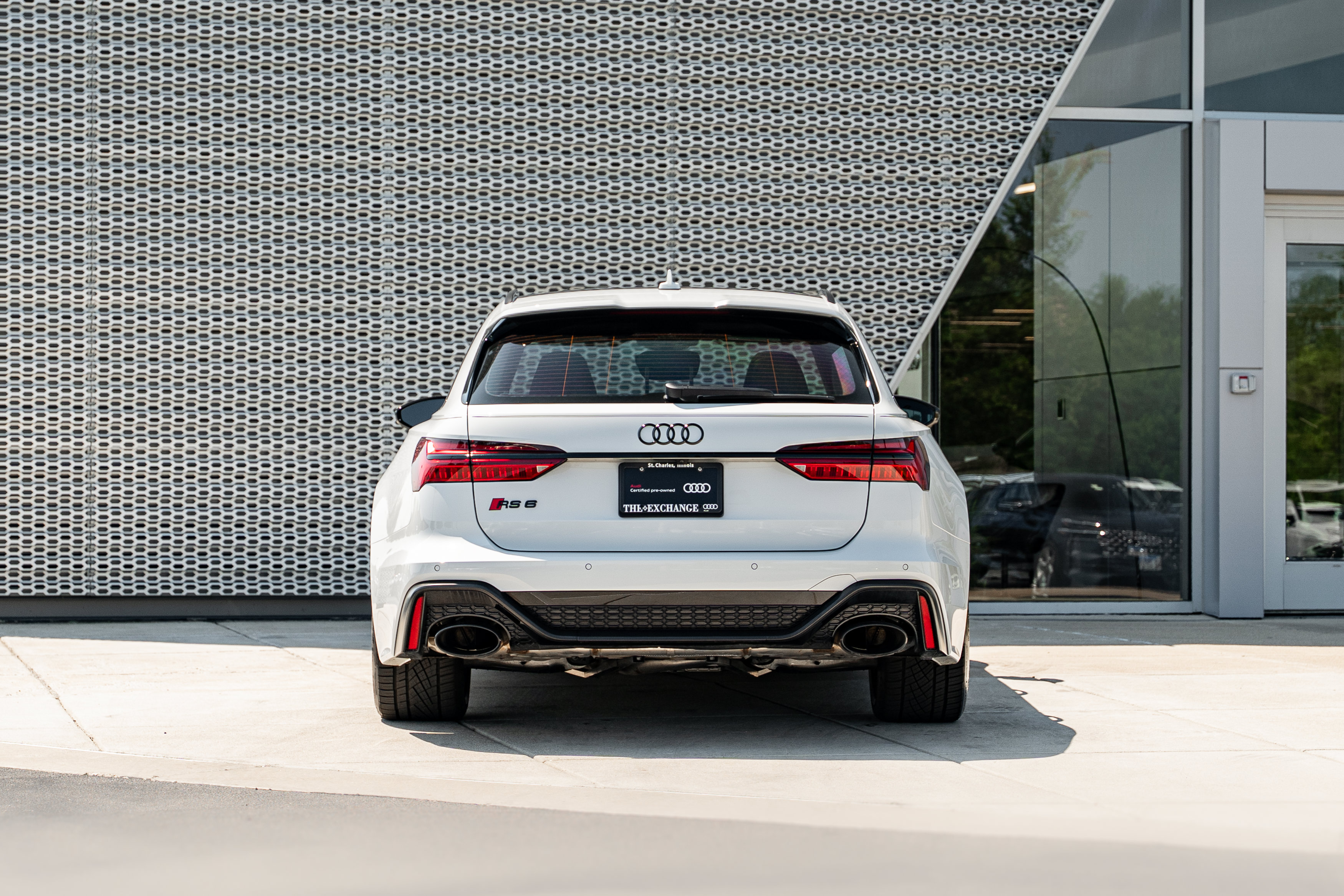 Certified 2025 Audi RS 6 performance AWD/4WD image 37