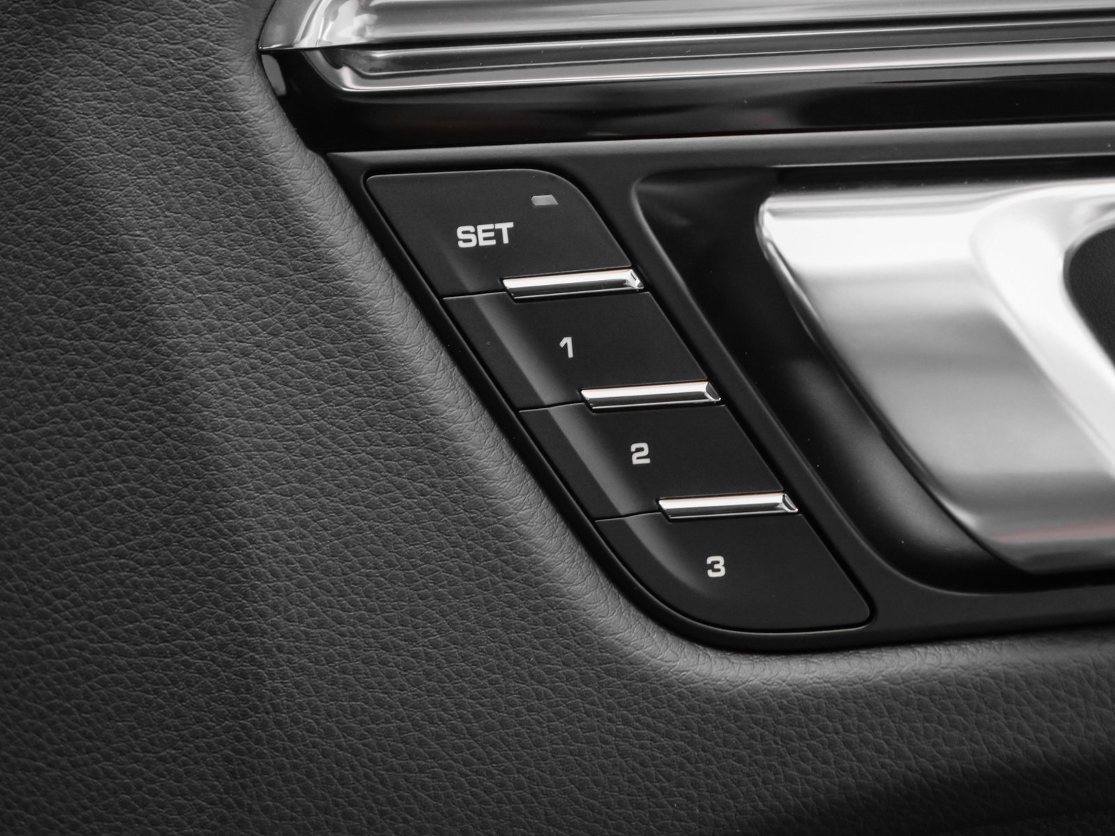 New 2025 Porsche Macan image 20