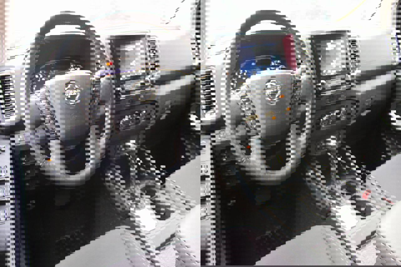 Used 2023 Nissan Frontier SV w/ SV Convenience Package image 4