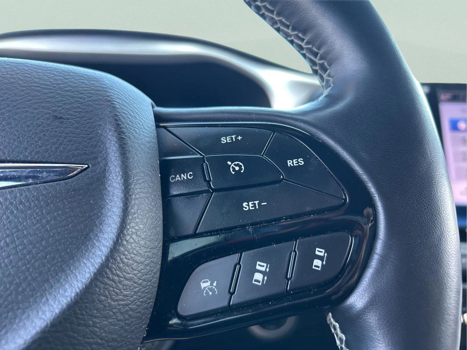 Certified 2021 Chrysler Pacifica Touring-L w/ S Appearance Package image 16