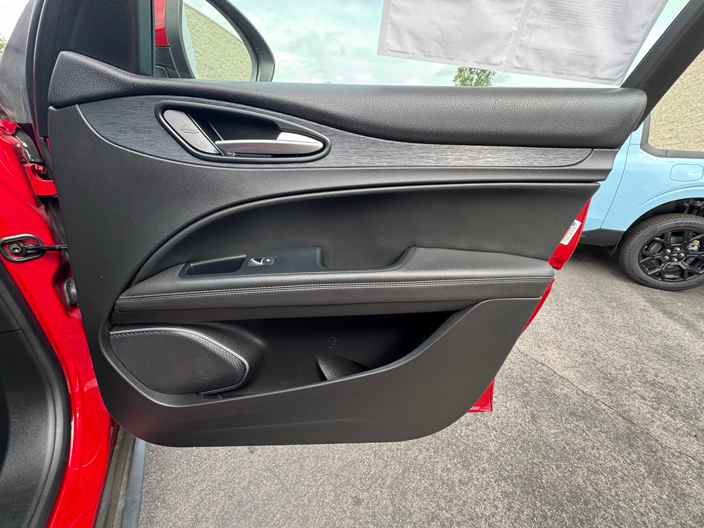 Used 2019 Alfa Romeo Stelvio RWD image 28