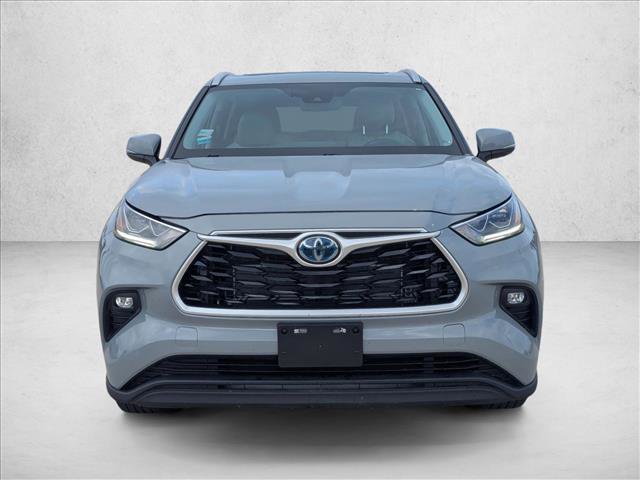 Certified 2023 Toyota Highlander Bronze Edition image 2