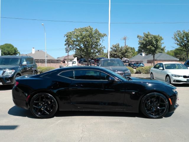Used 2017 Chevrolet Camaro LT w/ Technology Package RWD image 5