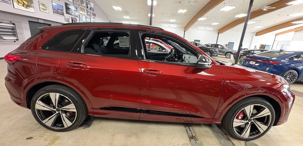 New 2026 Audi SQ5 Premium Plus AWD/4WD image 9