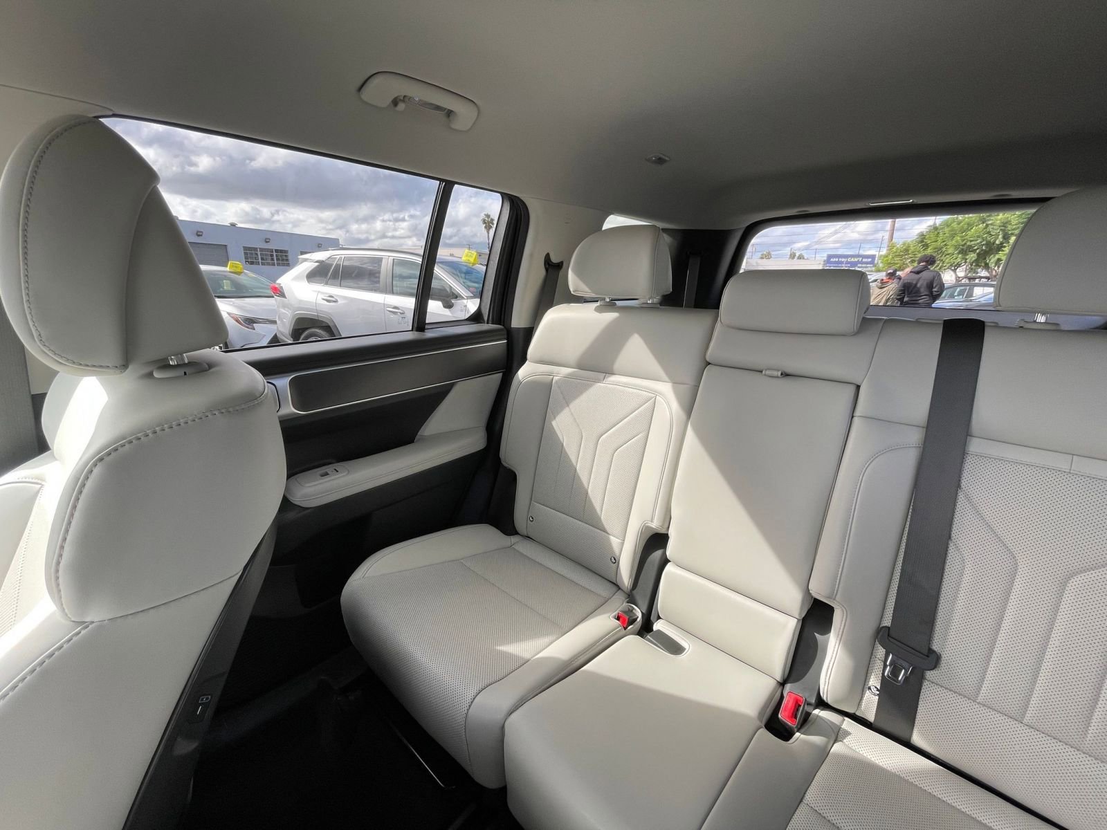 Used 2025 Hyundai Santa Fe SEL image 39