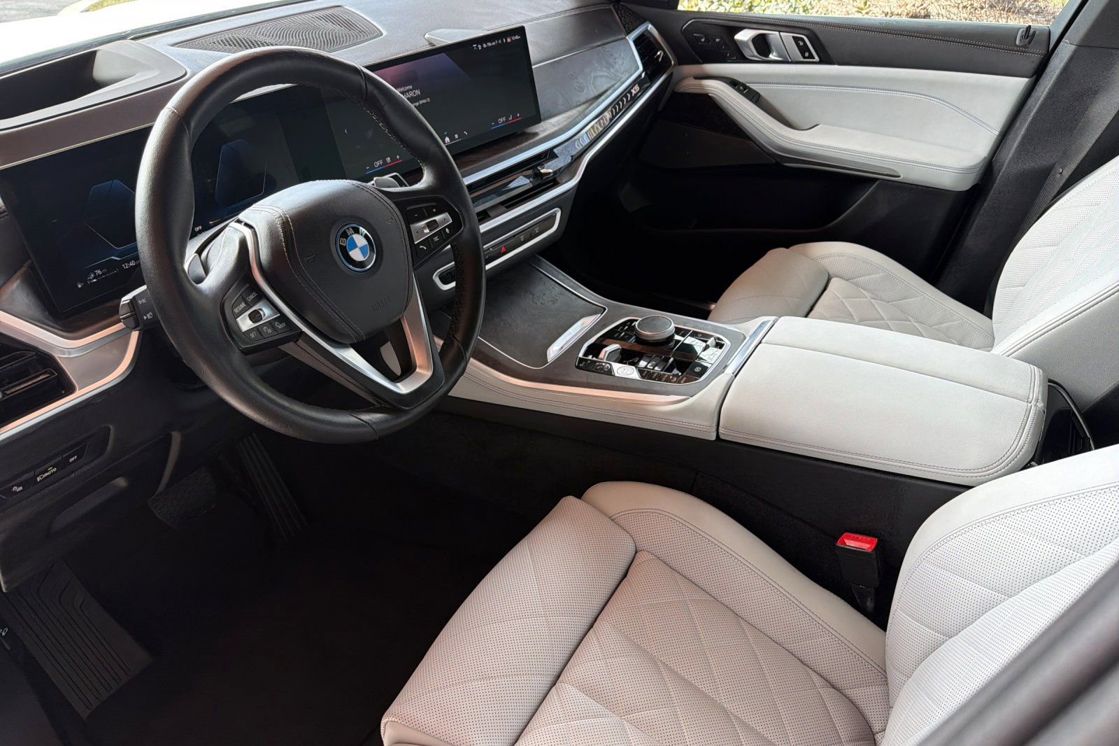 Used 2024 BMW X5 xDrive50e w/ Premium Package image 11