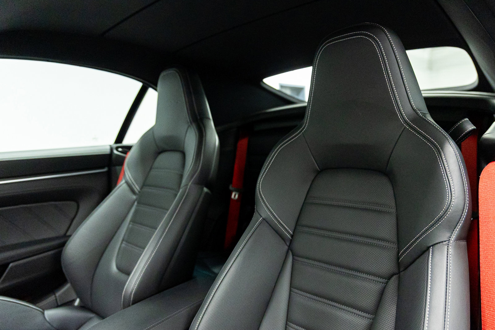 Used 2025 Porsche 911 Turbo S w/ 911 Turbo Sportdesign Package image 31