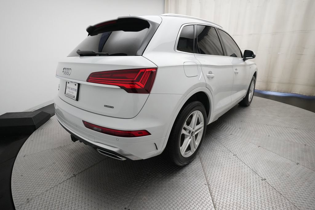 Used 2024 Audi Q5 e Premium Plus w/ Premium Plus Package image 13