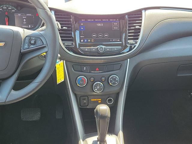Used 2020 Chevrolet Trax LS w/ LPO, Cargo Package FWD image 18