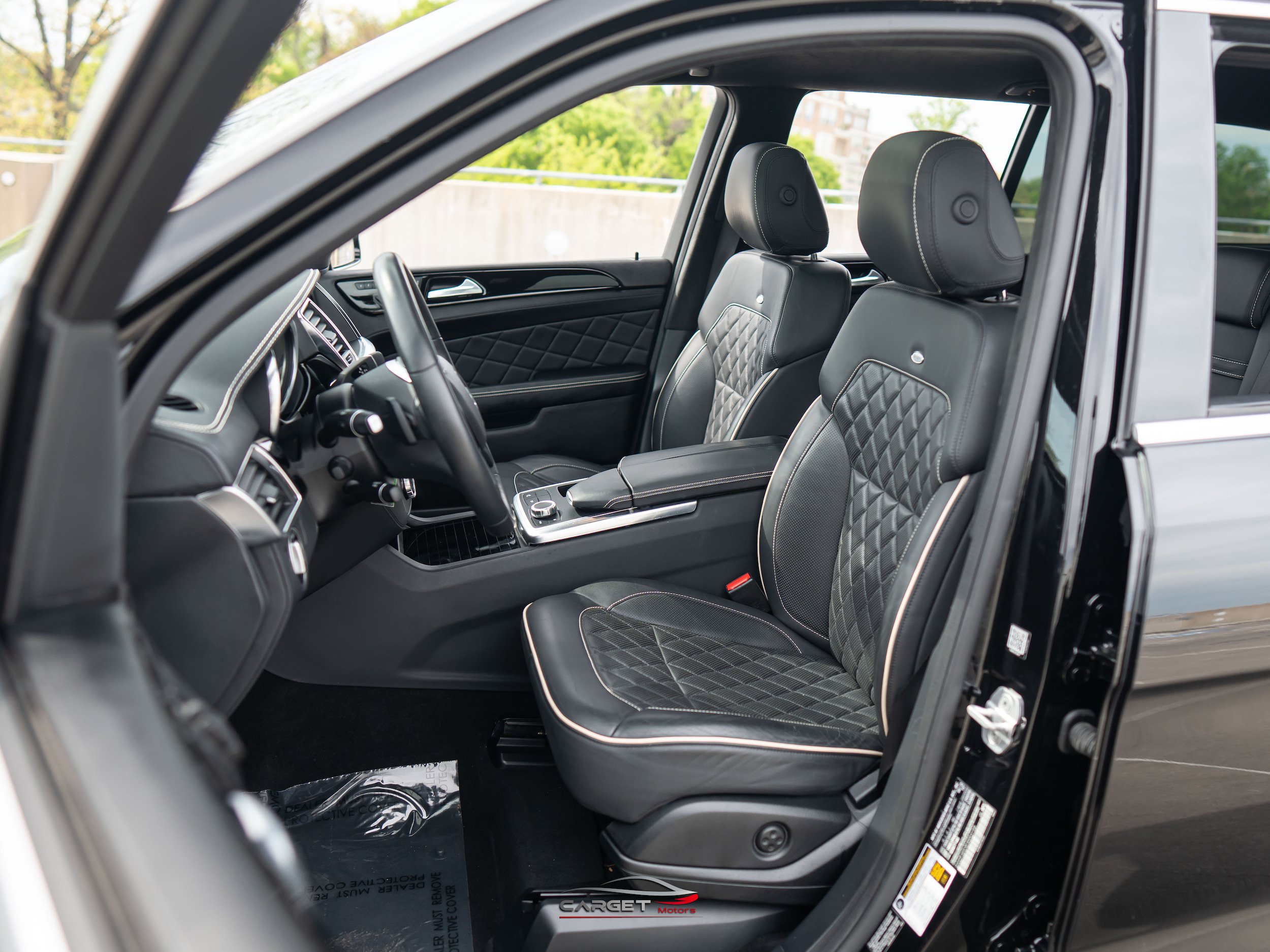 Used 2015 Mercedes-Benz GL 450 4MATIC w/ Designo Black Leather Package image 16