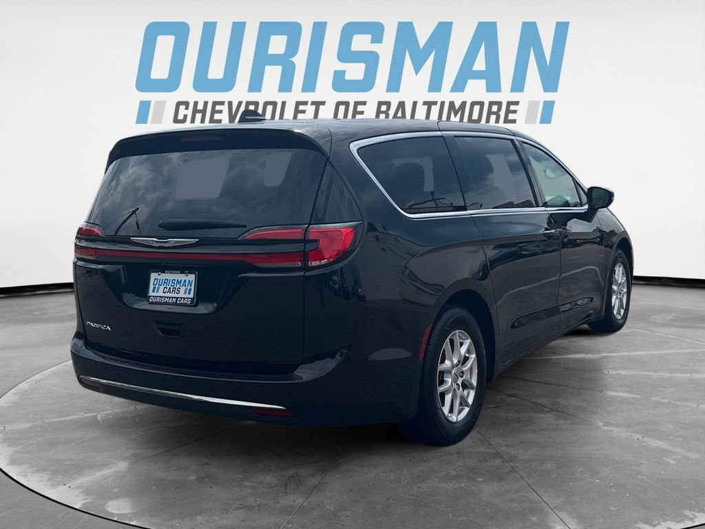Used 2025 Chrysler Pacifica Select FWD image 6