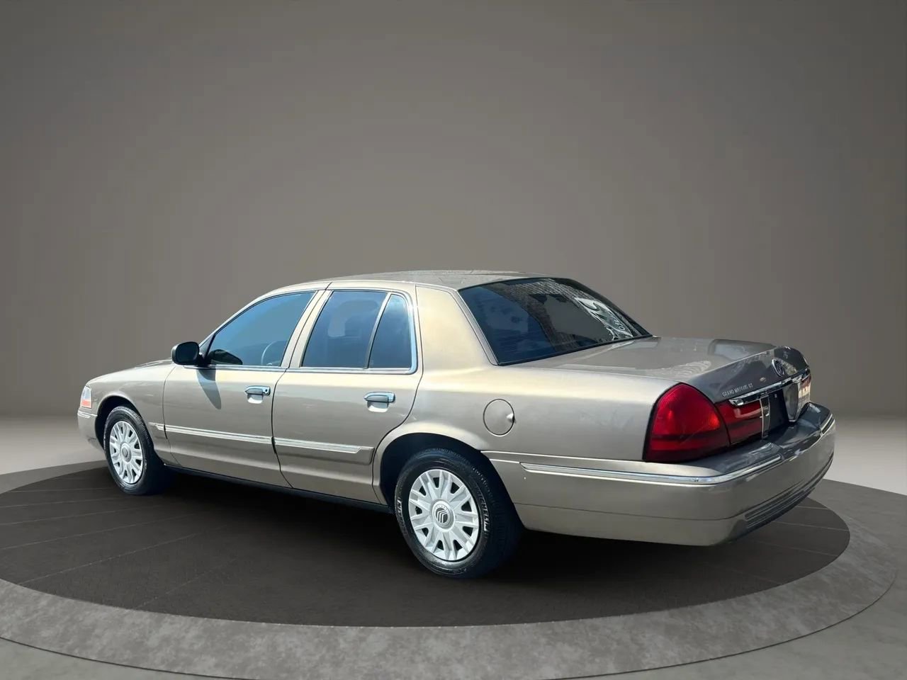 Used 2005 Mercury Grand Marquis GS image 7
