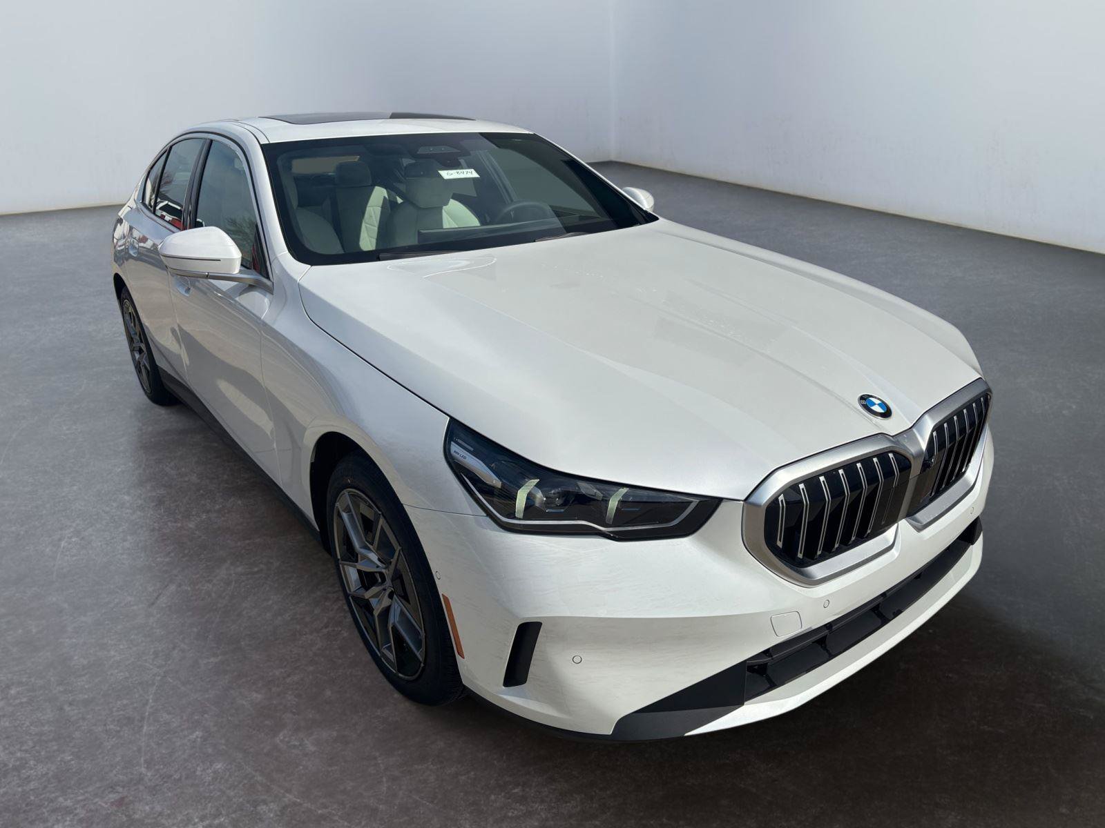 New 2026 BMW 530i xDrive AWD/4WD image 11