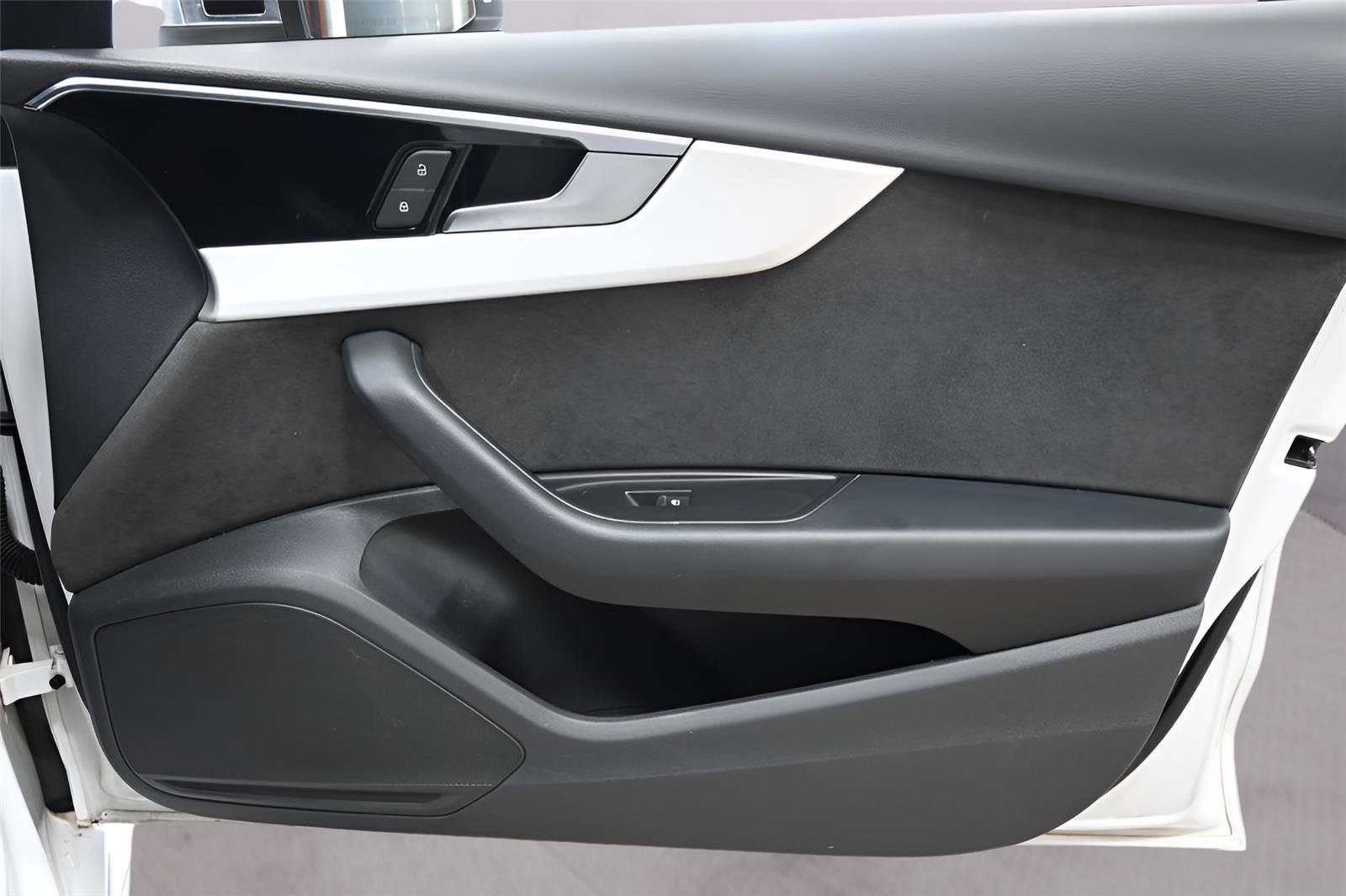 Used 2021 Audi S4 Premium w/ Convenience Package image 19