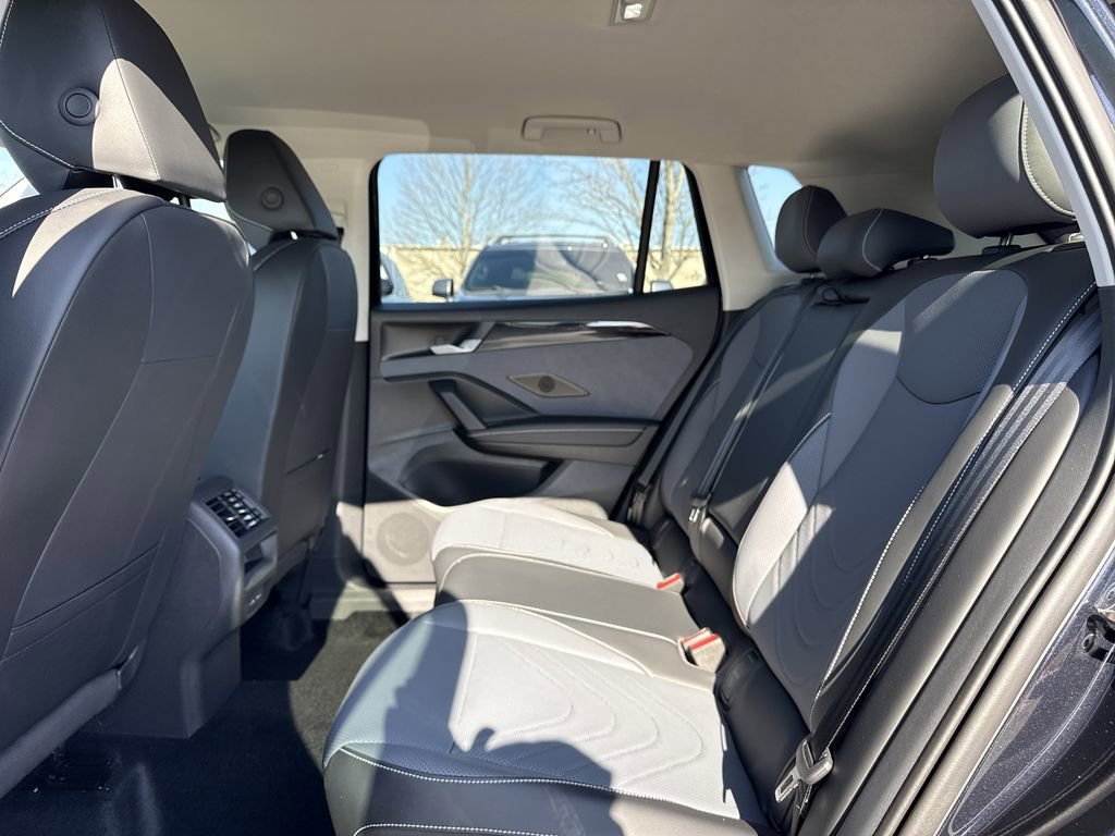 New 2026 Volkswagen Tiguan SE FWD image 14