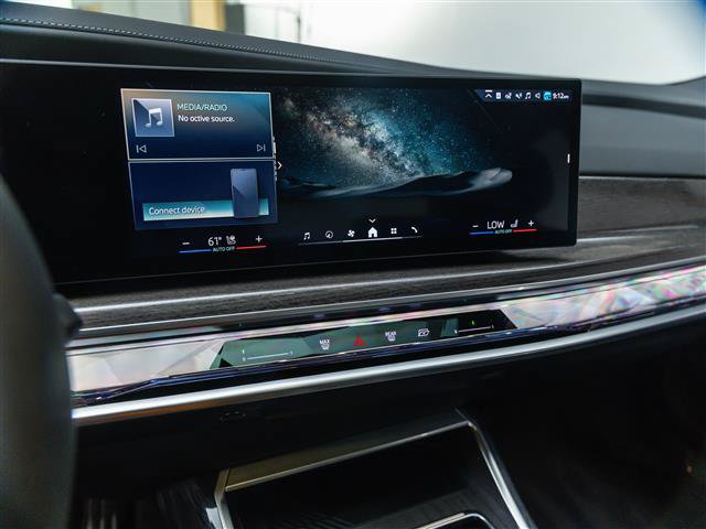 Used 2026 BMW i7 eDrive50 w/ M Sport Package RWD image 25
