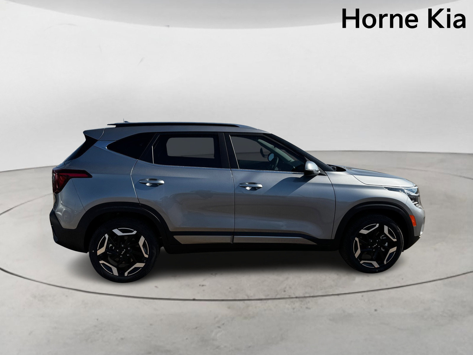 New 2026 Kia Seltos SX w/ SX Sunroof Package image 3