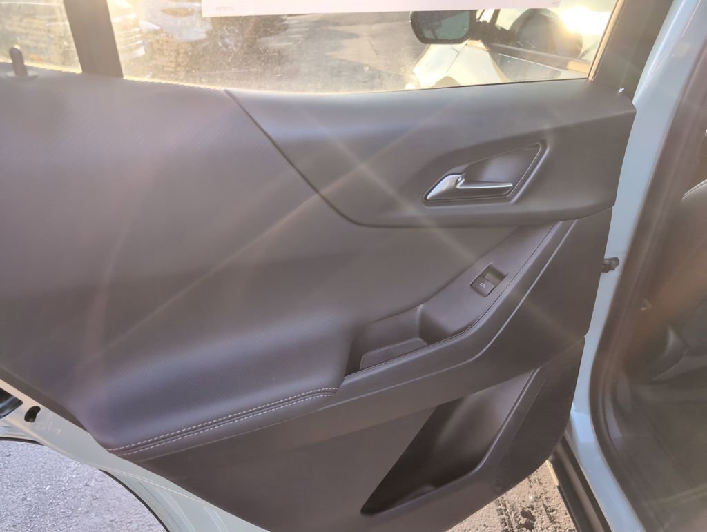 New 2026 Chevrolet Equinox LT w/ Convenience Package II image 10