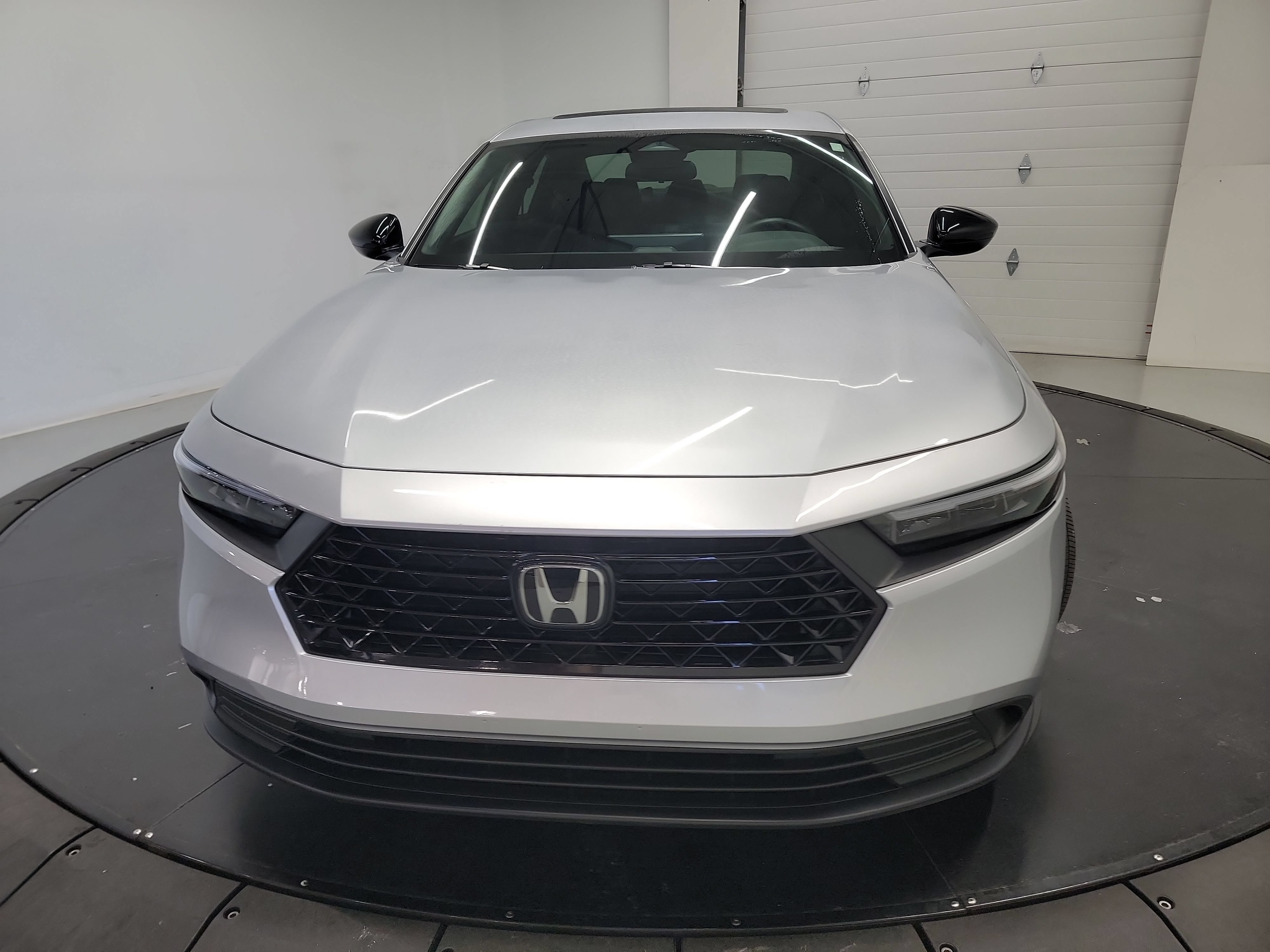 Used 2025 Honda Accord Sport image 2
