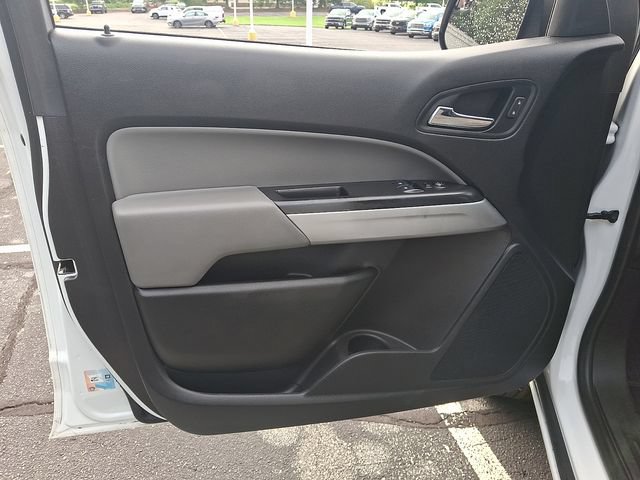 Used 2018 Chevrolet Colorado LT w/ Safety Package RWD image 12