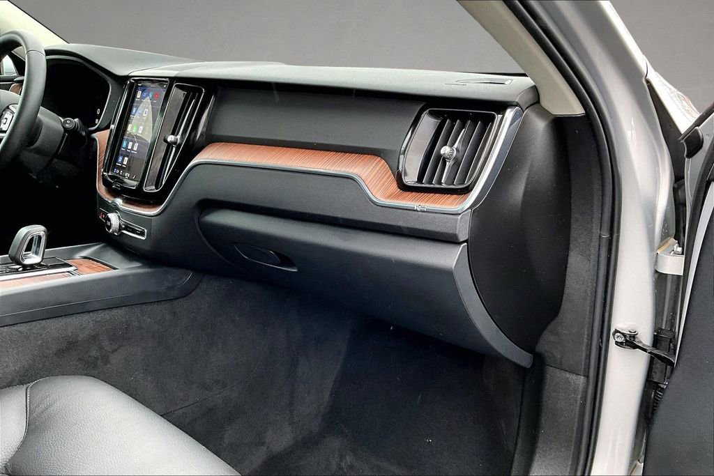 Certified 2024 Volvo XC60 B5 Plus w/ Climate Package image 26