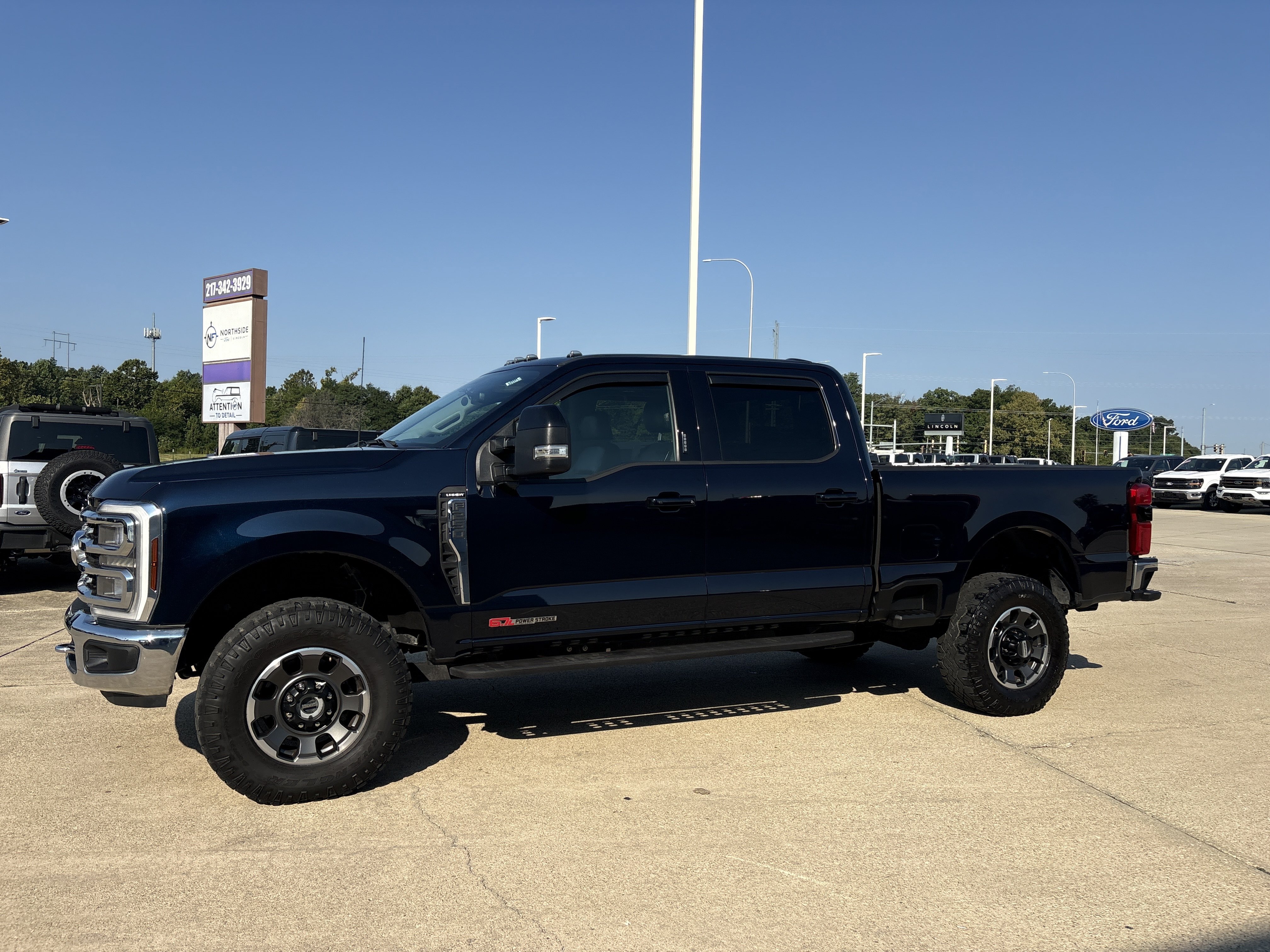 Used 2024 Ford F250 Lariat w/ Tremor Off-Road Package AWD/4WD image 3