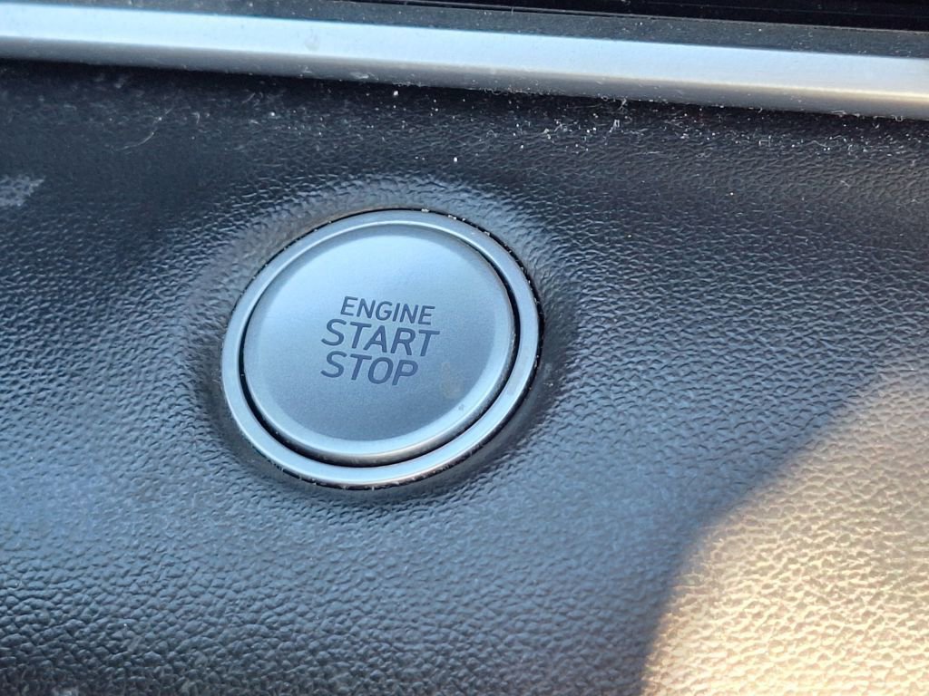 Certified 2022 Hyundai Elantra Blue image 23