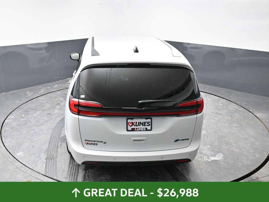 Used 2024 Chrysler Pacifica Select image 49