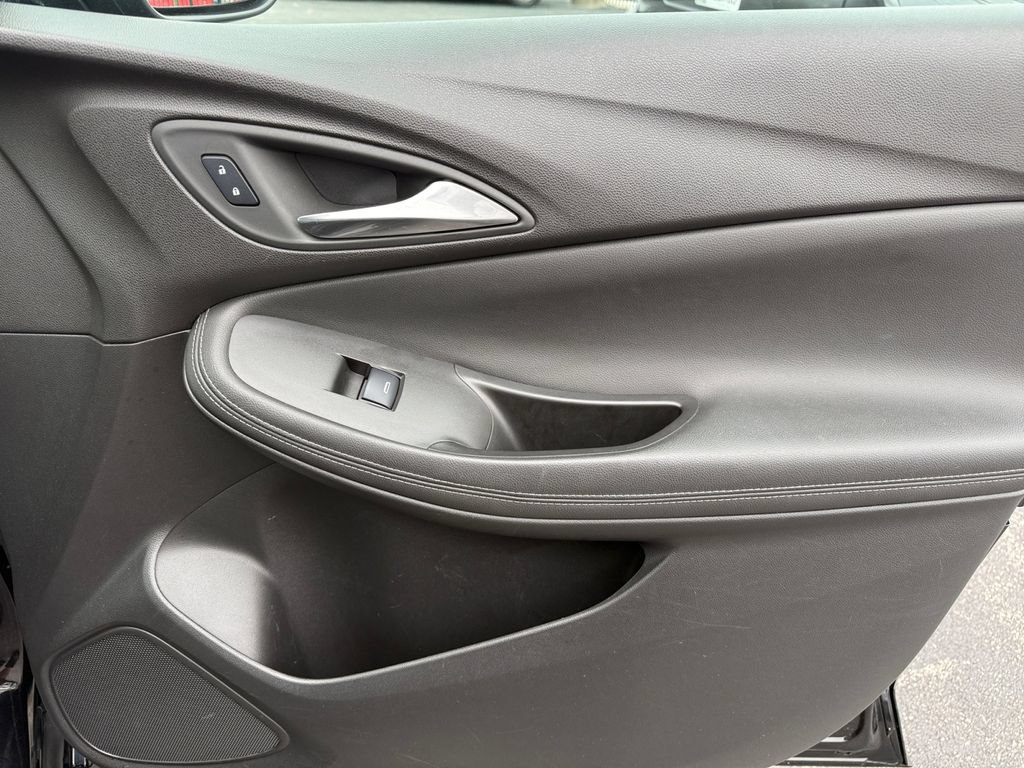 Used 2024 Buick Encore GX Sport Touring FWD image 19