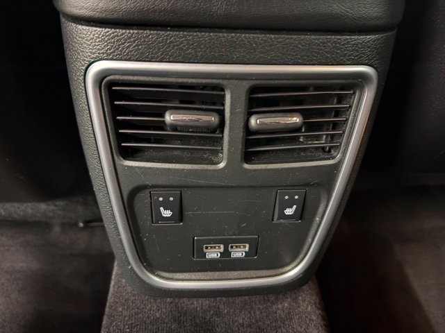 Used 2018 Chrysler 300 Limited AWD/4WD image 9